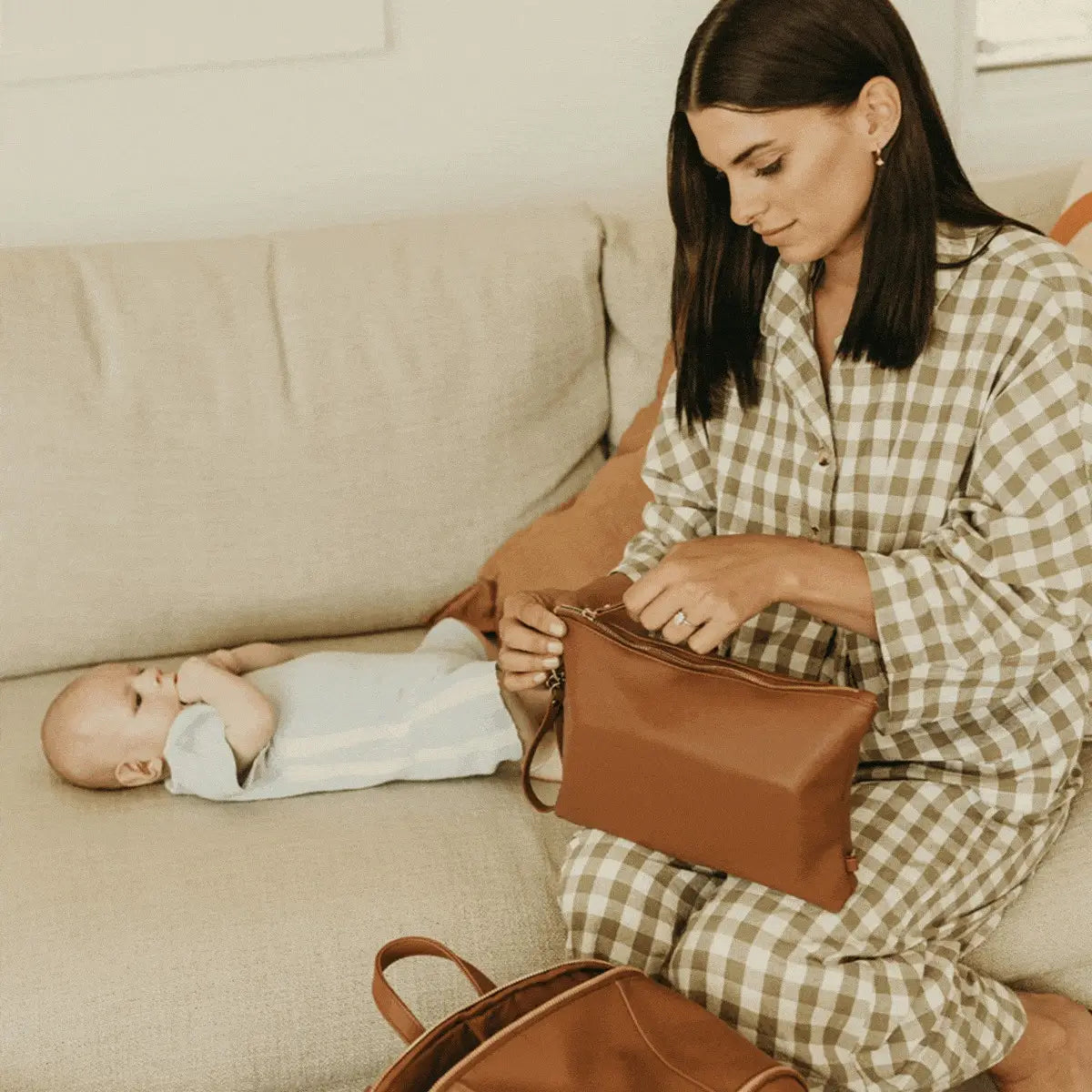 OiOi Nappy Changing Pouch - Chestnut Brown Vegan Leather