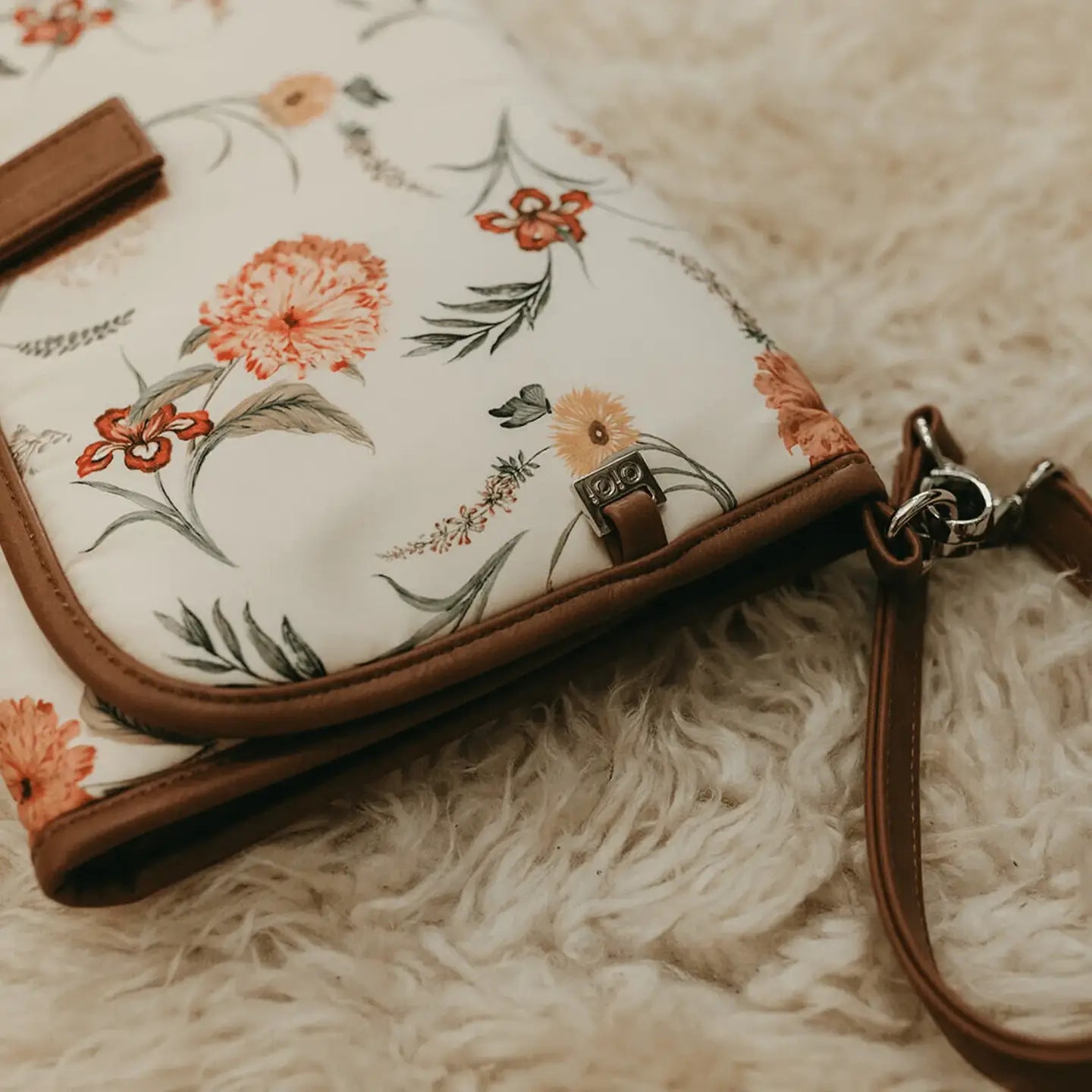OiOi Change Mat Clutch - Wild Flower