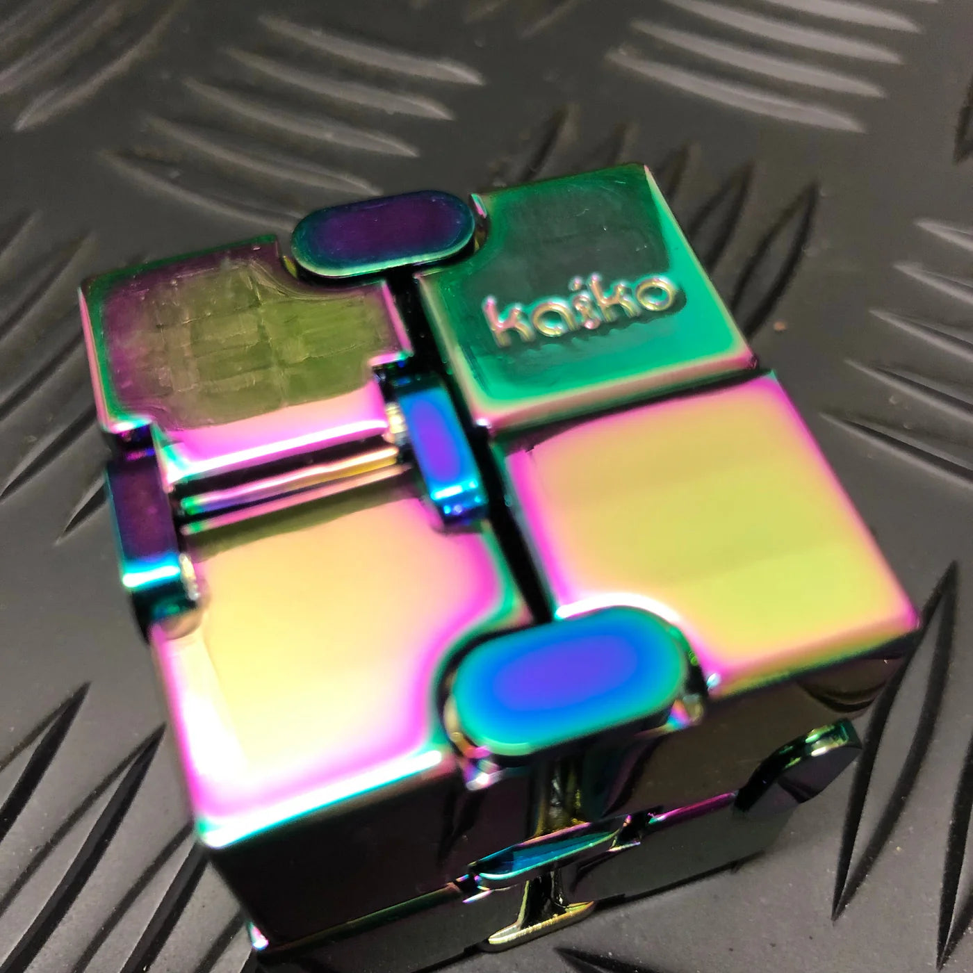Infinity CUBE in Oil Slick 165grams