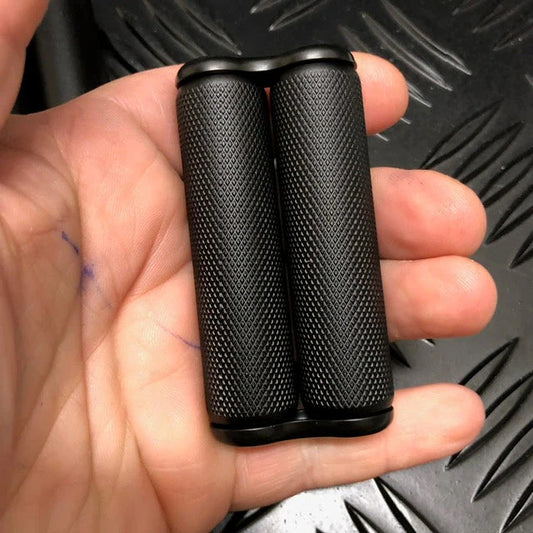 Mini Hand Roller in black carry case - textured 145 gram