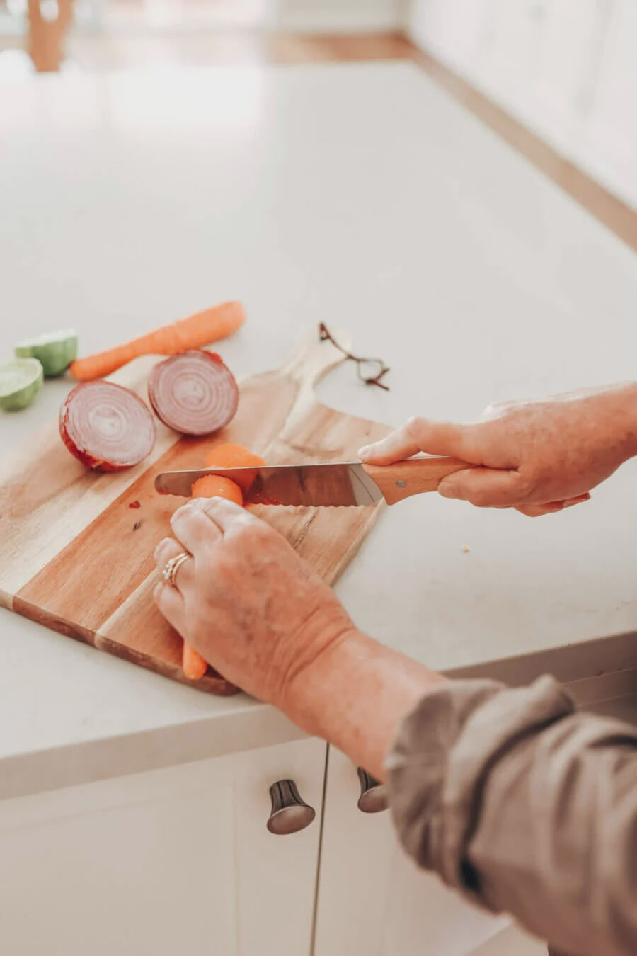 KandoKutter wooden adults knife
