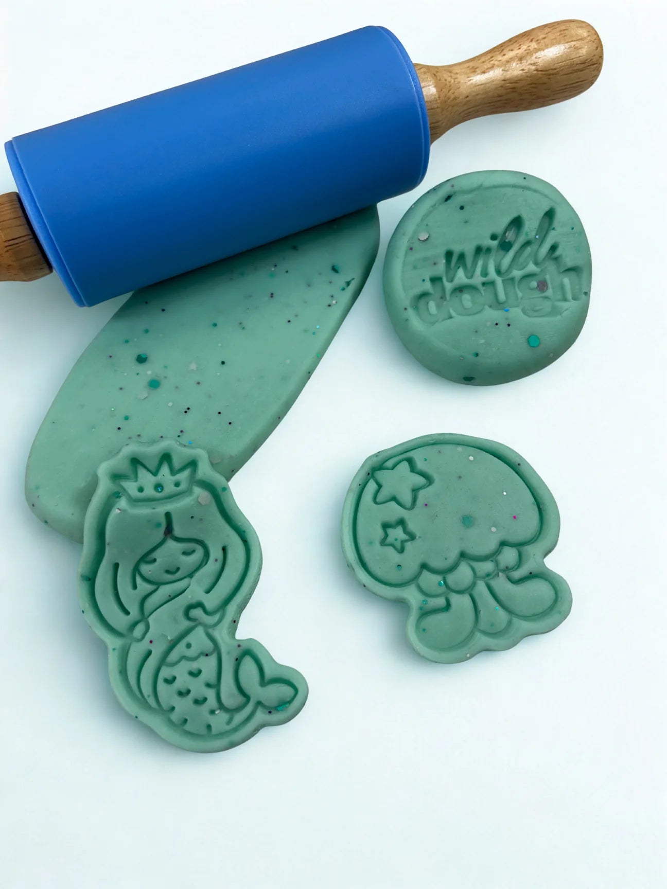 Mermaid mint playdough with glitter.