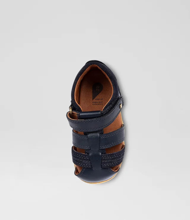 Step Up Roam Sandal - Navy