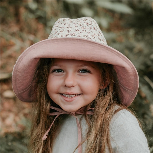 'Sightseer' Girls Wide-Brimmed Sun Bonnet - Ruby/Rosa