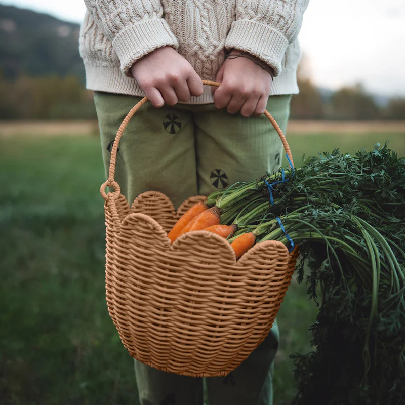Rattan Tulip Carry Basket – Natural