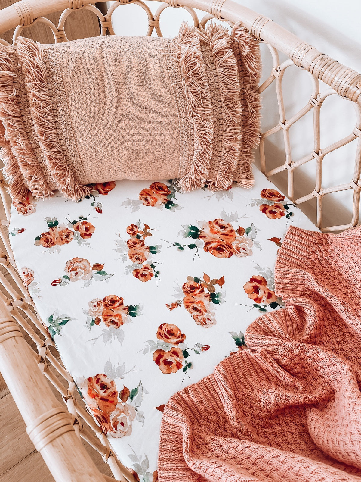 Rosebud Bassinet Sheet / Change Pad Cover